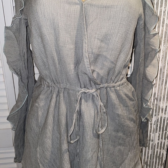 &merci beautiful sage green romper with ruffle trim size M - Picture 3 of 6